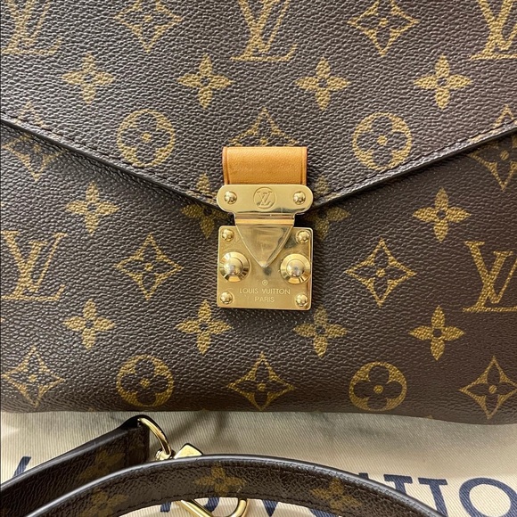 Louis Vuitton Pochette Métis Monogram Canvas - Picture 2 of 9